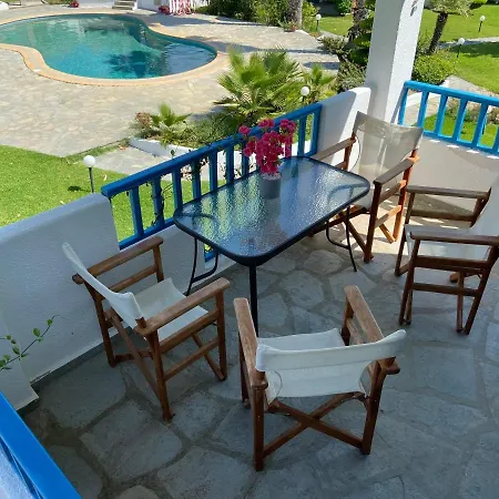 Vakantiehuis Minimal With Pool In Siviri, 150m From The Sea *