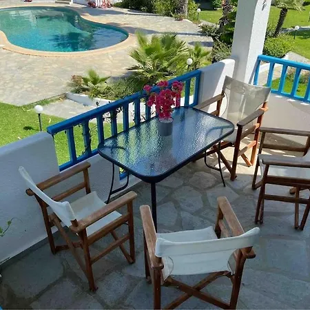 Case de vacanță Minimal With Pool In Siviri, 150m From The Sea *