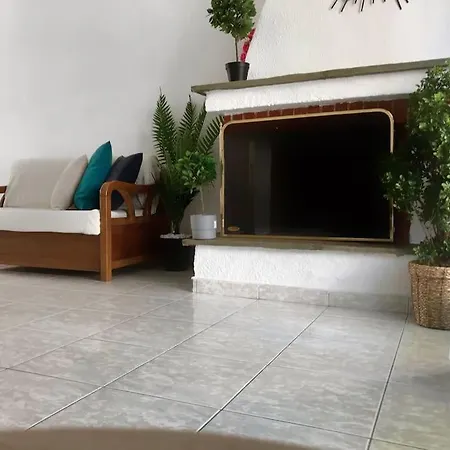 Vakantiehuis Minimal With Pool In Siviri, 150m From The Sea Siviri