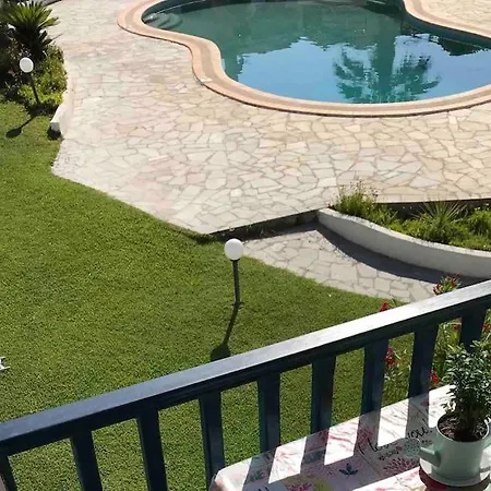 Vakantiehuis Minimal With Pool In Siviri, 150m From The Sea *