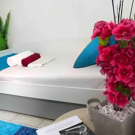 Vakantiehuis Minimal With Pool In Siviri, 150m From The Sea Siviri