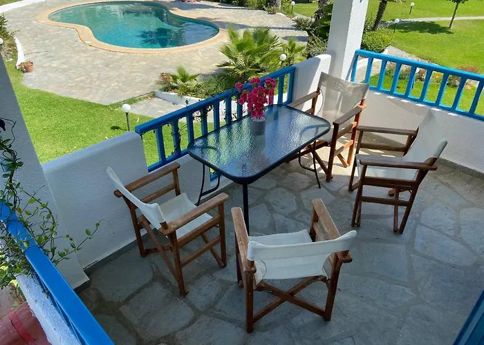 Tatil Evi Minimal With Pool In Siviri, 150m From The Sea *